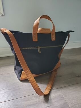 Thirty-one Black Crossbody Tote with Brown Leather Trim